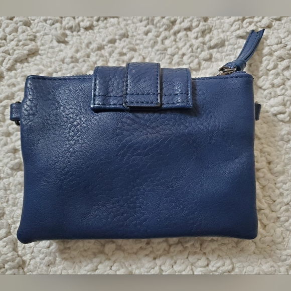 Charming Charlie Crossbody Bag - Picture 4 of 9